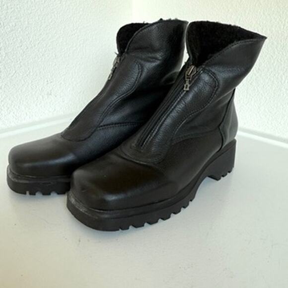 La Canadienne Black Leather Ankle Boots Shearling Lined Zip Front Lug Sole W 7M - Picture 1 of 7